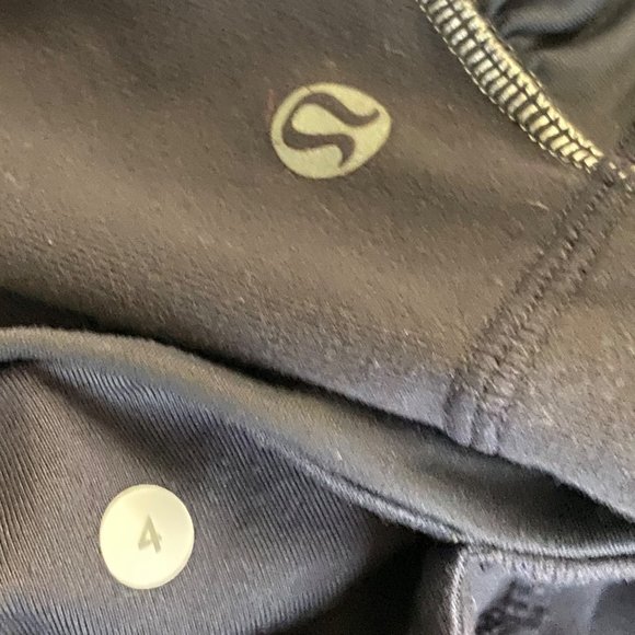 Lululemon Embrace Crop Capri Legging Women's Size 4 Gray Ruched Pin Tuck - Picture 7 of 10